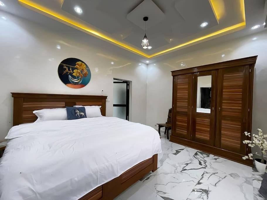 Villa Adja Nafy A Saly Gandigal Esterno foto