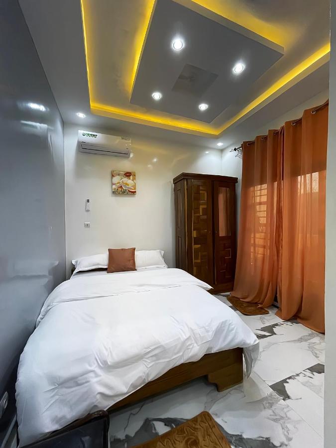 Villa Adja Nafy A Saly Gandigal Esterno foto